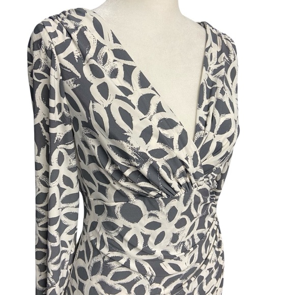 Lauren Ralph Lauren Grey and White Ruched Wrap Dress Size 8 V Neck Bodycon - Picture 4 of 13